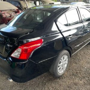 LATERAL DIREITA VERSA 2018