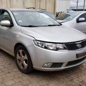 PÁRA-CHOQUE COM GRADE E MILHA CERATO