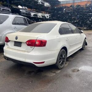 PORTA E PARACHOQUE JETTA