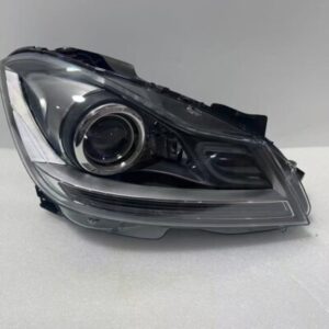 Farol da Mercedes C189 modelo W204 L/D 2014
